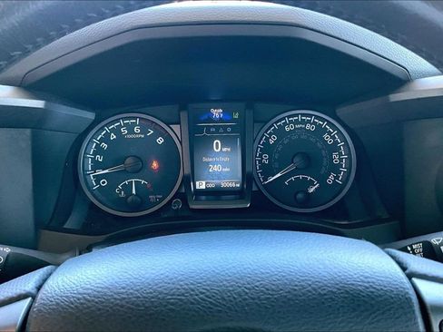 Used 2023 Toyota Tacoma TRD Off-Road AWD/4WD image 9