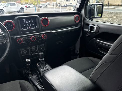 Used 2022 Jeep Wrangler Unlimited Sport image 28