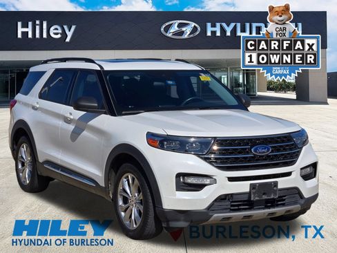 Used 2020 Ford Explorer XLT w/ Equipment Group 202A RWD image 1