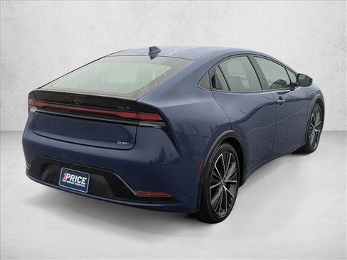 Used 2023 Toyota Prius XLE image 5