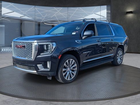 Used 2024 GMC Yukon XL Denali w/ Advanced Technology Package image 2