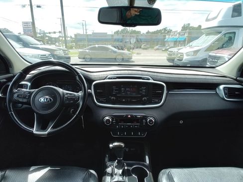 Used 2016 Kia Sorento EX FWD image 12
