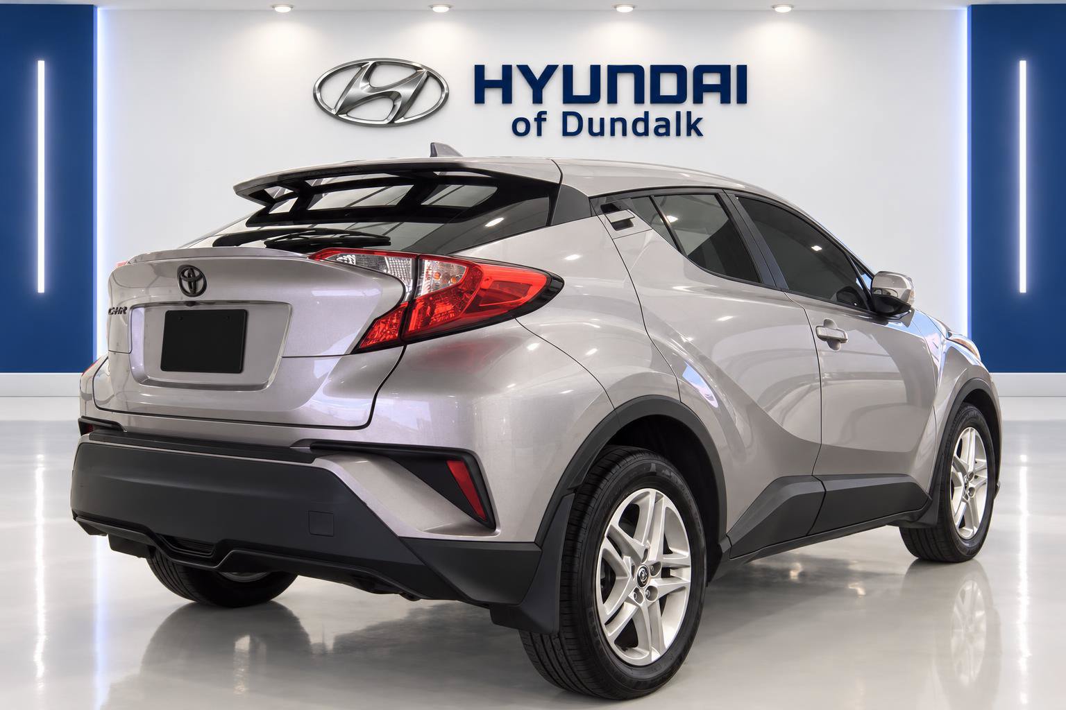 Used 2020 Toyota C-HR LE FWD image 4