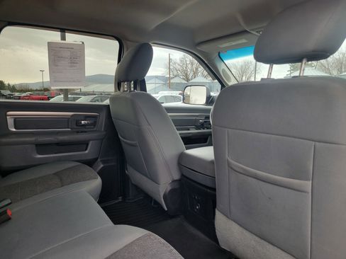 Used 2016 RAM 3500 SLT w/ Luxury Group image 16