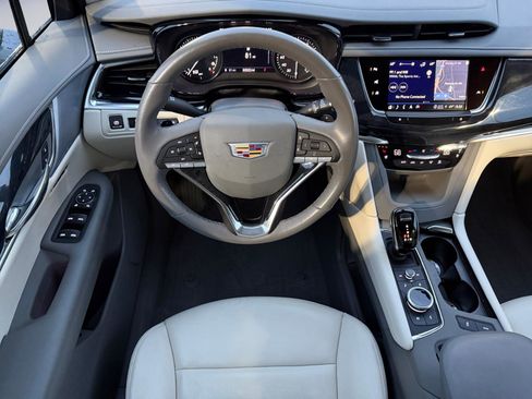 Used 2024 Cadillac XT6 Premium Luxury w/ Technology Package image 13