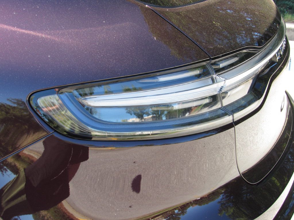 Certified 2026 Porsche Macan AWD/4WD image 12