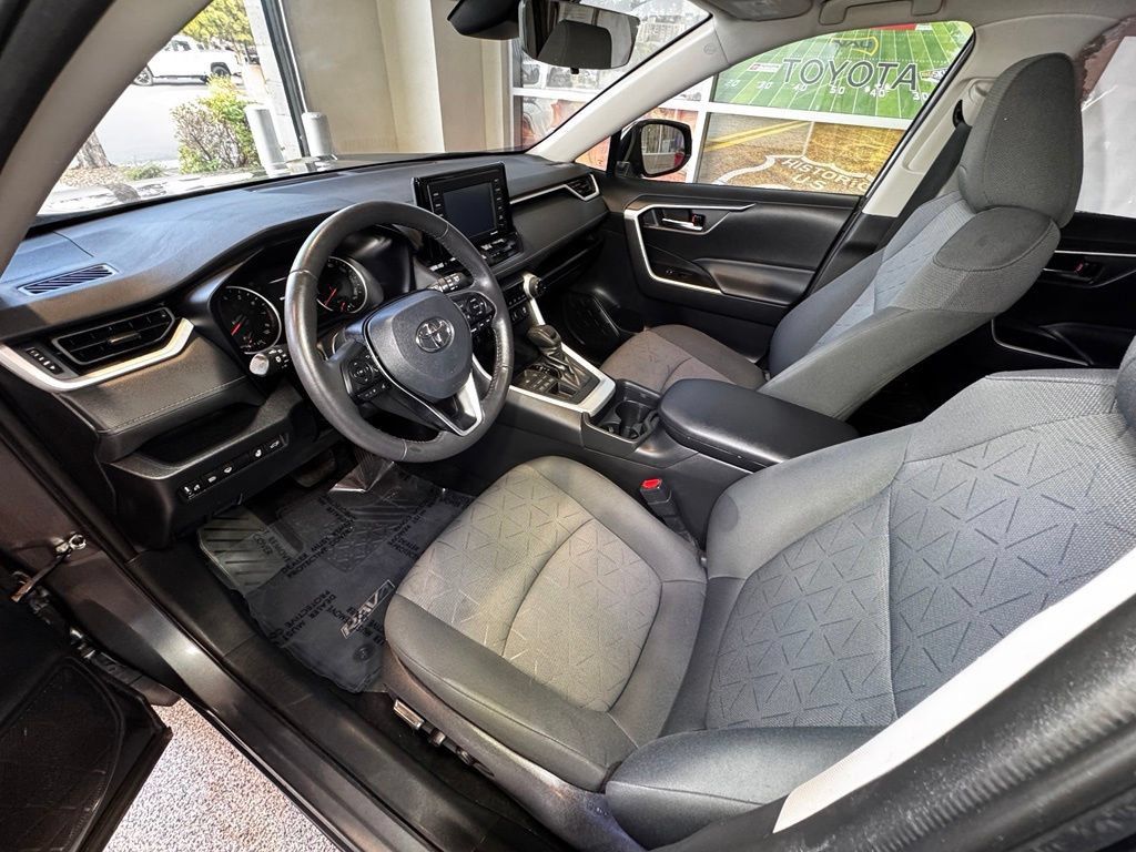 Certified 2021 Toyota RAV4 XLE w/ Convenience Package AWD/4WD image 23