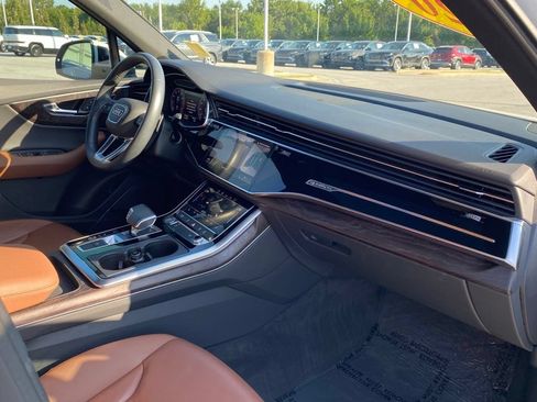 Used 2020 Audi Q7 2.0T Premium Plus w/ Premium Plus Package AWD/4WD image 32