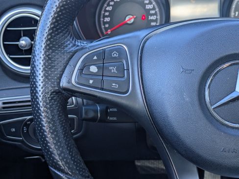 Used 2018 Mercedes-Benz C 300 4MATIC Sedan image 25