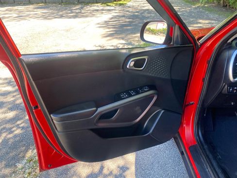 Used 2021 Kia Soul S FWD image 10