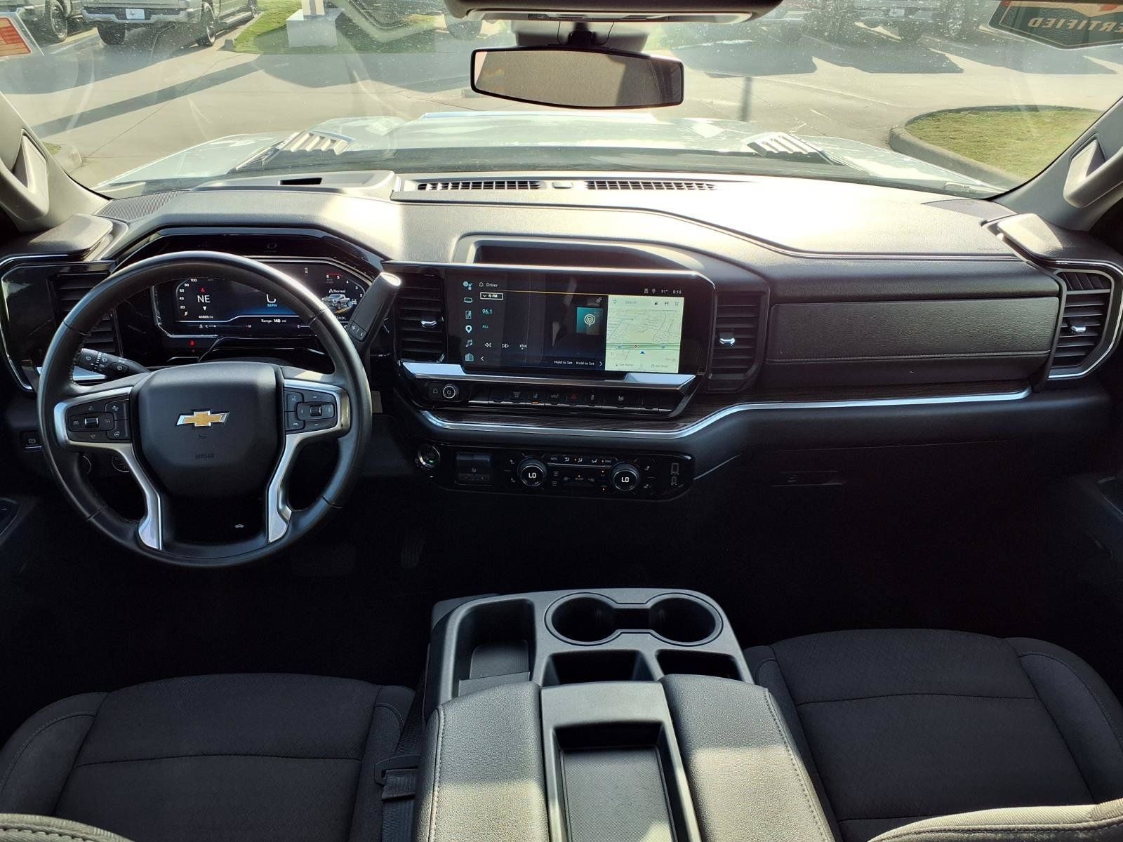 Used 2025 Chevrolet Silverado 2500 LT w/ Convenience Package AWD/4WD image 9
