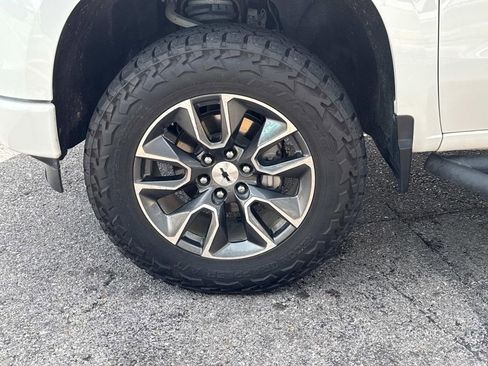 Used 2023 Chevrolet Silverado 1500 RST w/ Z71 Off-Road Package image 4