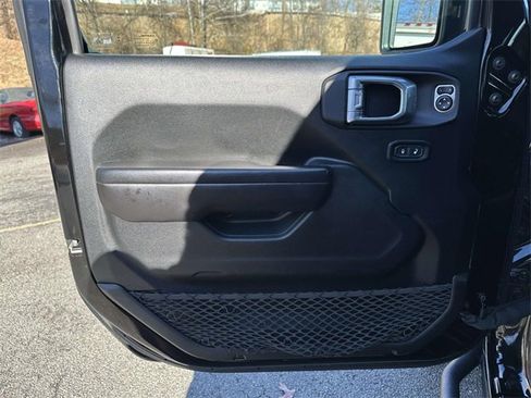 Used 2021 Jeep Wrangler Unlimited Rubicon w/ Cold Weather Group image 19