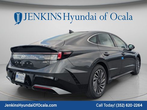 New 2026 Hyundai Sonata Limited FWD image 3
