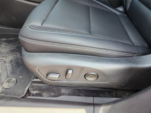 New 2025 Chevrolet Blazer EV LT image 18