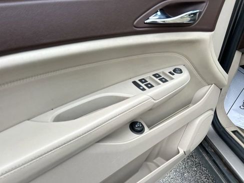 Used 2011 Cadillac SRX Luxury FWD image 15