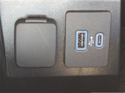 Certified 2023 Ford Explorer XLT w/ Equipment Group 202A image 20