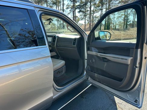 Used 2021 Ford Expedition Max XLT image 28