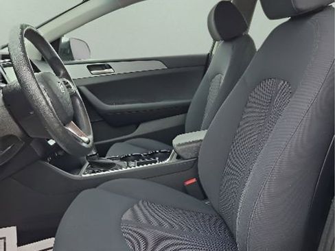 Used 2018 Hyundai Sonata SE w/ Cargo Package FWD image 9