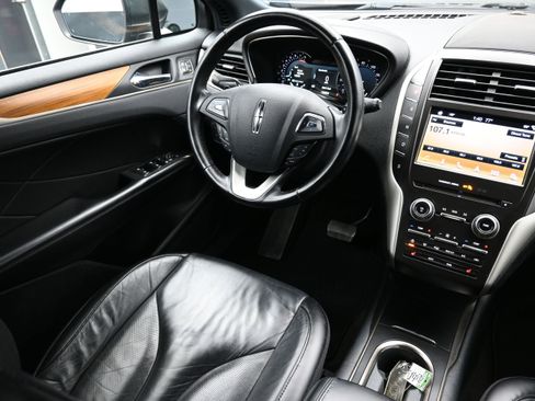 Used 2019 Lincoln MKC Select w/ Select Plus Package FWD image 24