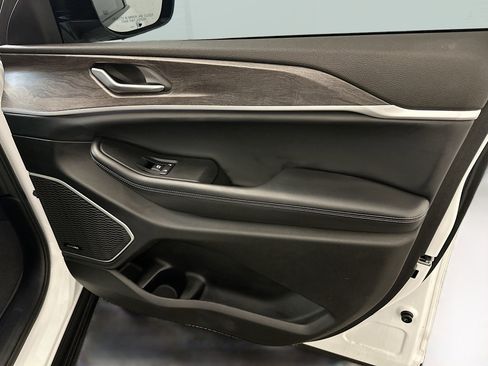 Used 2022 Jeep Grand Cherokee Limited 4xe image 35