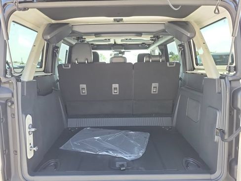 Used 2026 Ford Bronco Badlands AWD/4WD image 9