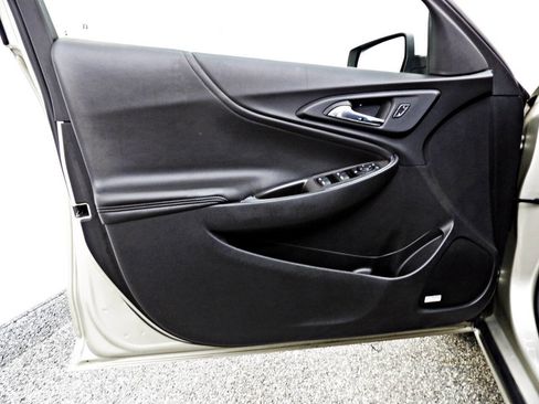 Used 2016 Chevrolet Malibu Hybrid w/ Leather Package image 7