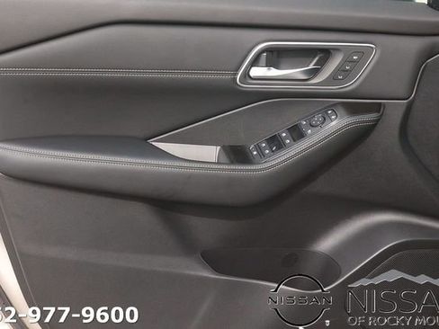 New 2026 Nissan Rogue Platinum AWD/4WD image 9