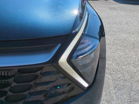 Used 2023 Kia Sportage EX image 10