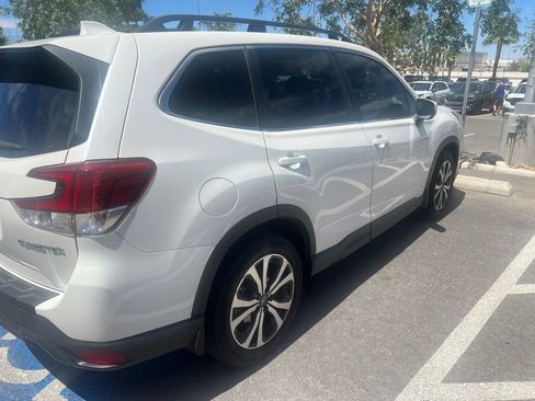 Used 2022 Subaru Forester Limited w/ Popular Package #2 AWD/4WD image 8