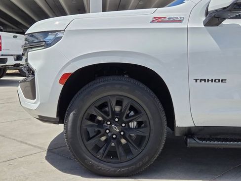 Used 2022 Chevrolet Tahoe Z71 w/ Luxury Package AWD/4WD image 9