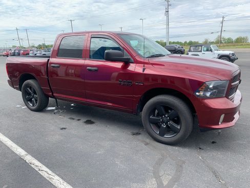 Used 2017 RAM 1500 Express w/ Express Value Package RWD image 3