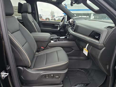 New 2026 Chevrolet Suburban Premier image 14