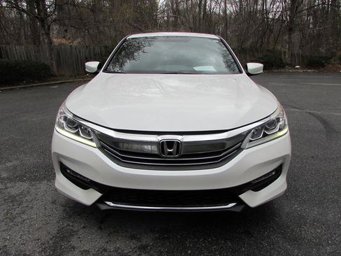 Used 2017 Honda Accord Sport Special Edition image 8