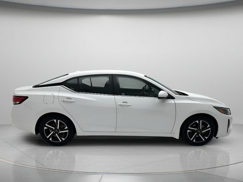 Used 2024 Nissan Sentra SV w/ All-Weather Package FWD image 4
