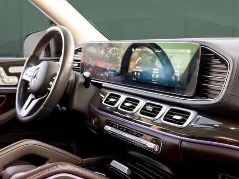 Used 2020 Mercedes-Benz GLS 450 4MATIC image 25