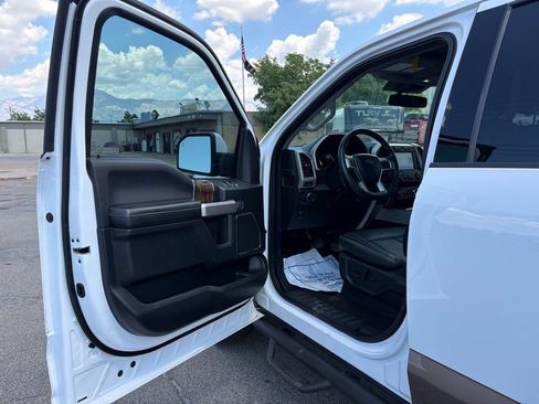 Used 2019 Ford F150 Lariat w/ Equipment Group 501A Mid AWD/4WD image 9