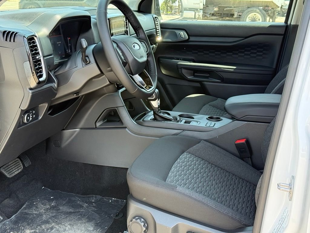 New 2026 Ford Ranger XLT w/ Black Appearance Package RWD image 5