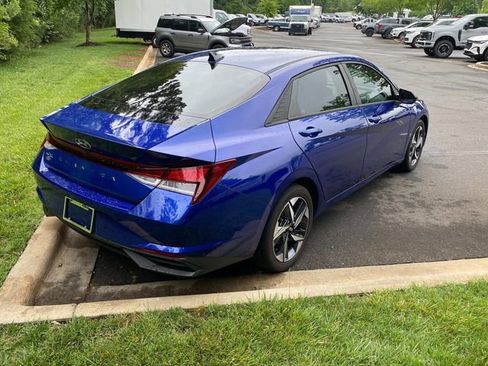 Used 2023 Hyundai Elantra SEL w/ Convenience Package FWD image 32