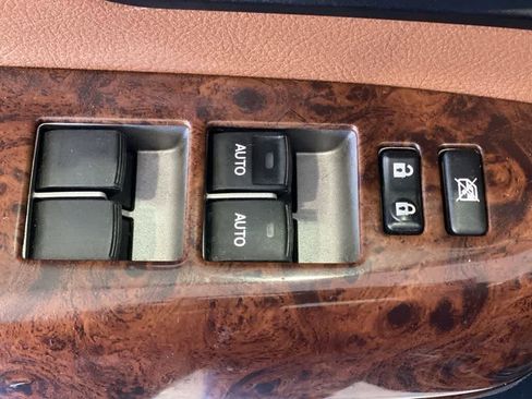 Used 2008 Toyota Sequoia Platinum image 16