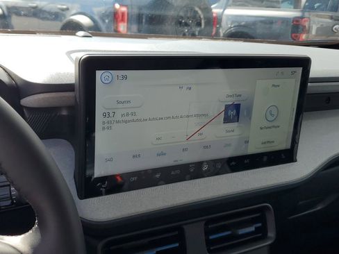 New 2025 Ford Maverick XLT w/ XLT Luxury Package image 22