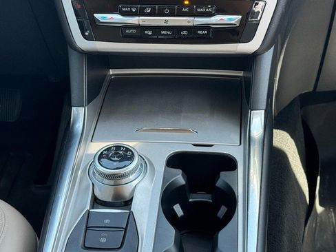 Used 2022 Ford Explorer XLT w/ Equipment Group 202A AWD/4WD image 14