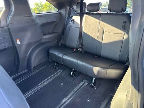 Used 2024 Toyota Sienna XSE AWD/4WD image 12