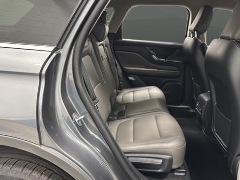 Used 2025 Lincoln Corsair AWD image 24