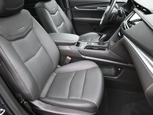 Used 2023 Cadillac XT5 Sportv w/ Technology Package AWD/4WD image 36