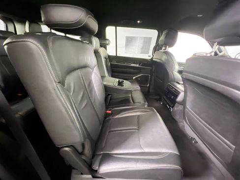 Used 2022 Jeep Wagoneer Series II image 29