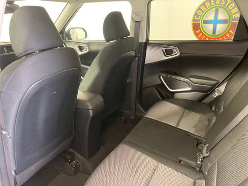Used 2025 Kia Soul LX w/ LX Technology Package FWD image 13
