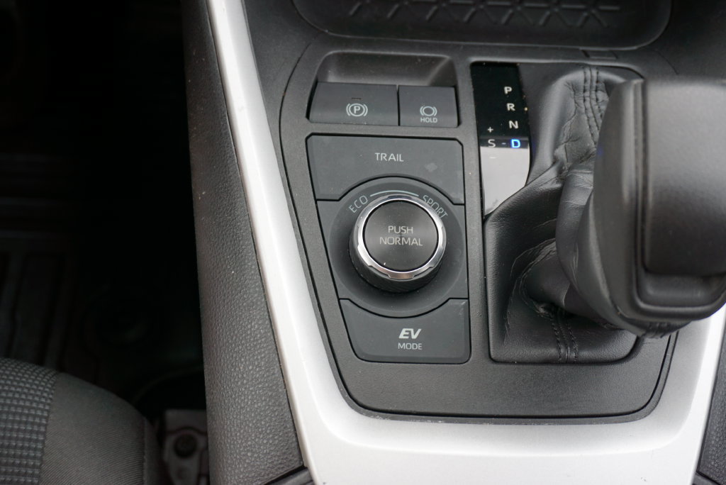 Used 2023 Toyota RAV4 LE AWD/4WD image 21