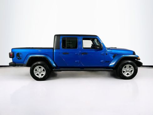 Used 2023 Jeep Gladiator Sport AWD/4WD image 4