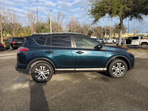 Used 2018 Toyota RAV4 LE image 6